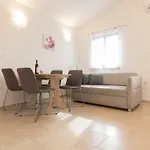 Nena Apartman Vodnjan